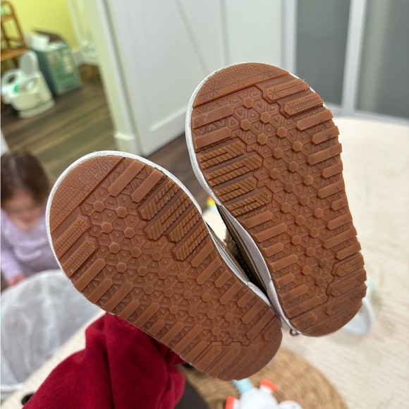 Vans - Picture 2 of 3